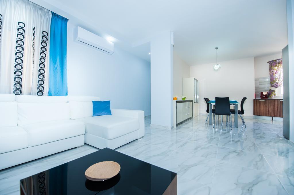 The Waves Holiday Apartment Marsaxlokk Bagian luar foto