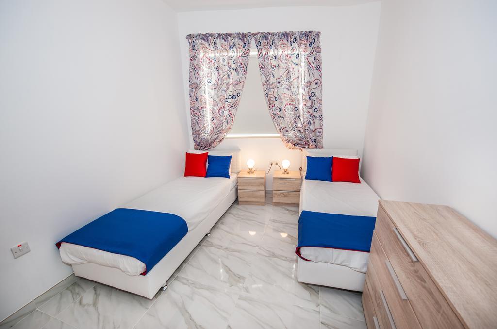 The Waves Holiday Apartment Marsaxlokk Bagian luar foto